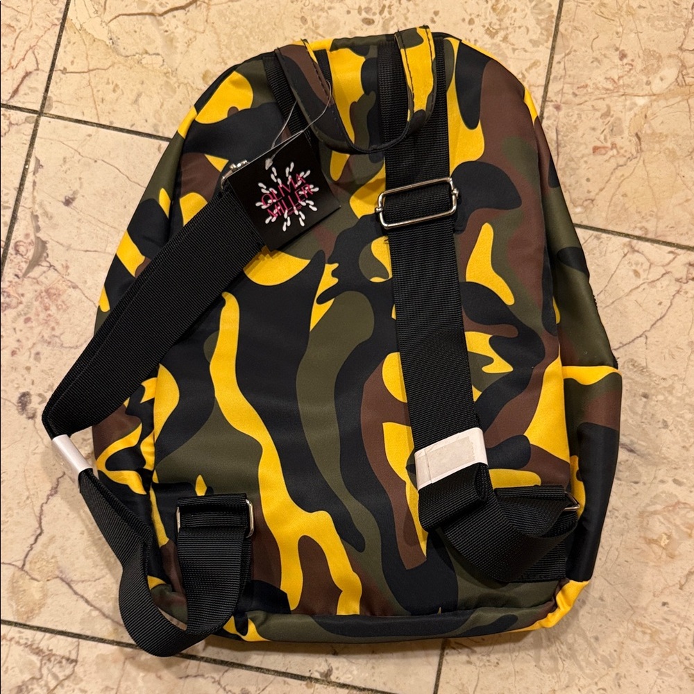Brand new Women’s Yellow Camo Backpack - Stylish Everyday Backpack. Best offer! - Picture 2 of 6
